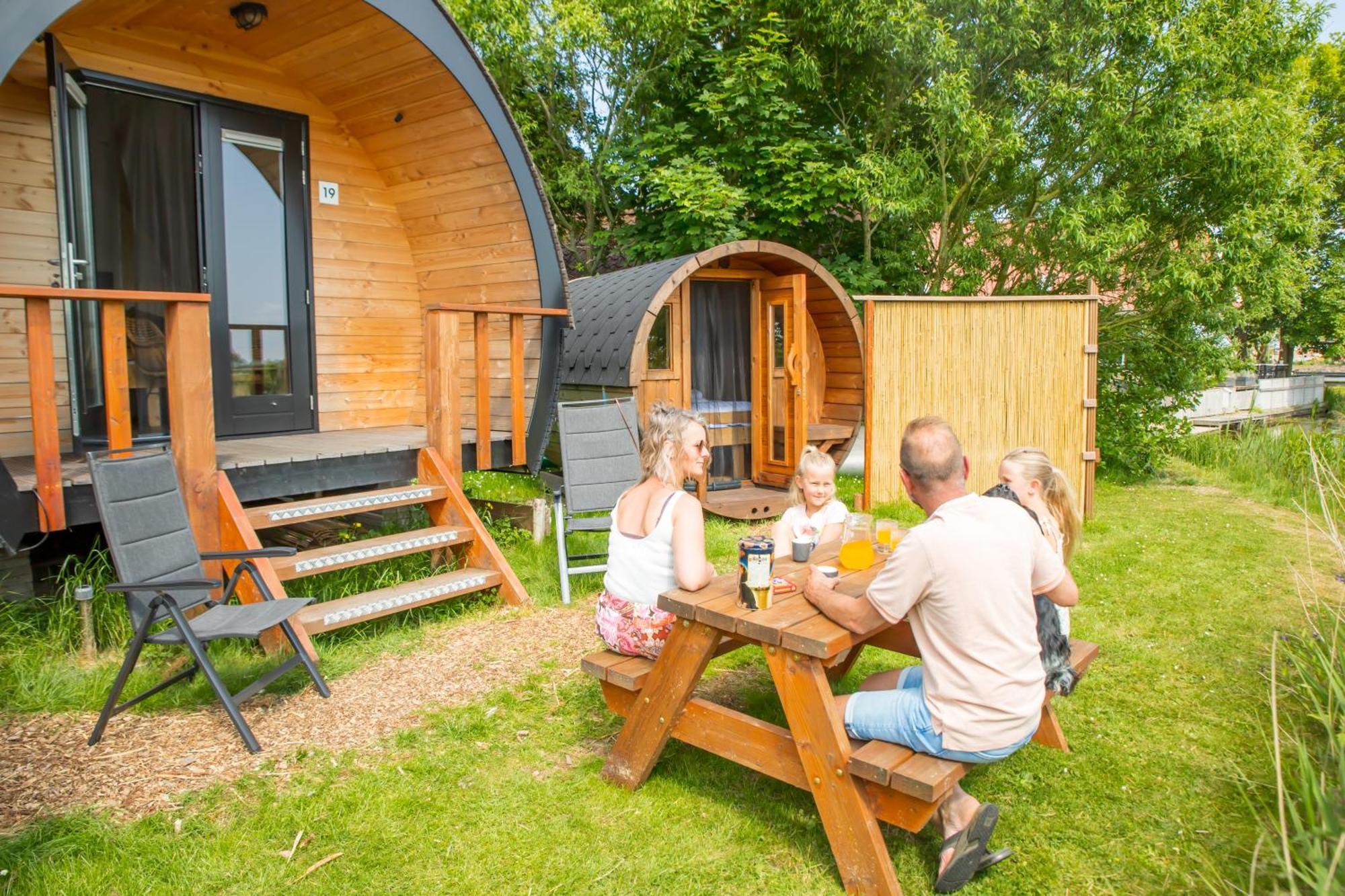 Pod Hotelkamer Aan Het Water Dokkum Ngoại thất bức ảnh